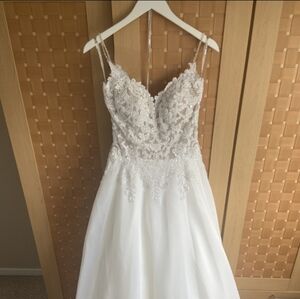 Maggie Sottero Wedding Dress, Savannah Gown Size 14 Fits Like a 12